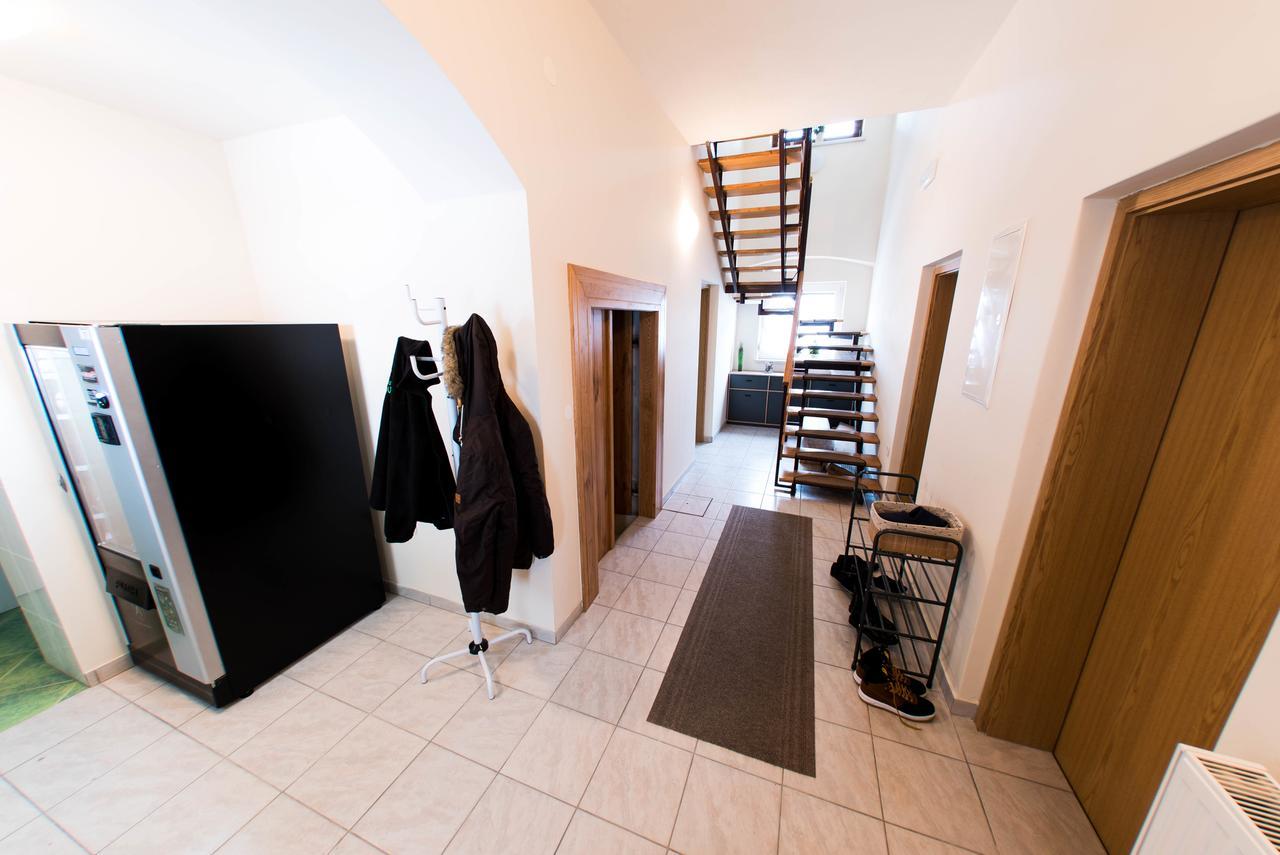 Hostel Hisa Na TravnikuDob エクステリア 写真