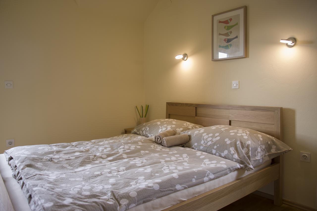 Hostel Hisa Na TravnikuDob エクステリア 写真